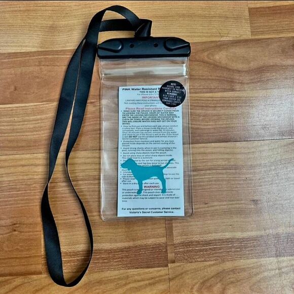 NWT VICTORIA SECRET PINK WATER RESISTANT PHONE POUCH - Picture 2 of 5